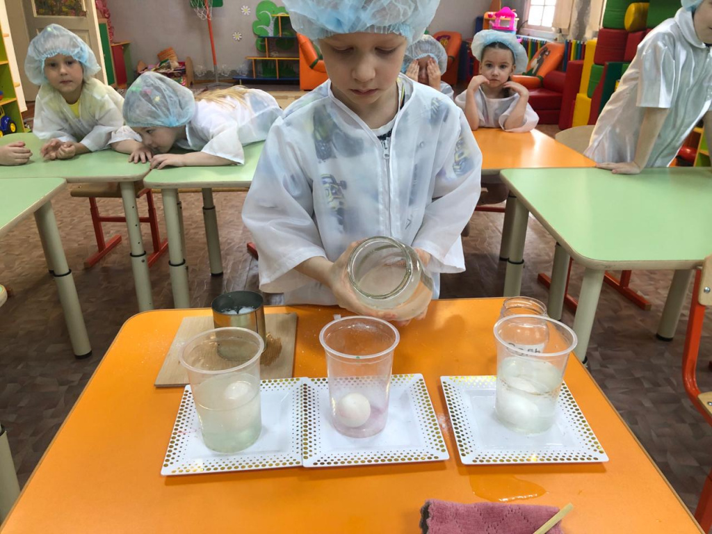 Проводим опыты.